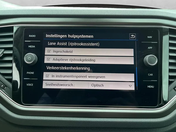 VOLKSWAGEN T-Roc (2020) — foto 7 van 22