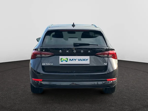 SKODA Octavia Combi PHEV (2024) — foto 6 van 26