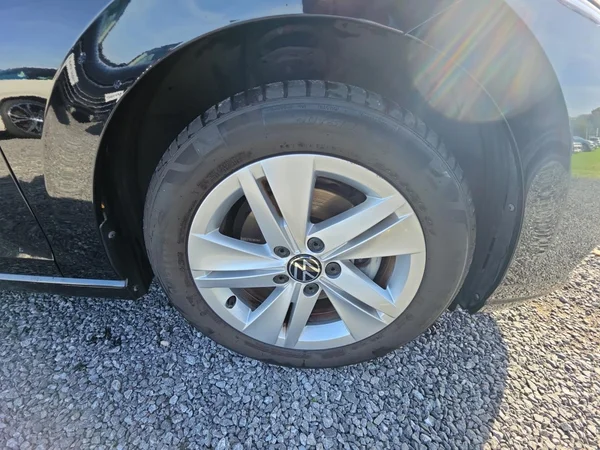 VOLKSWAGEN Golf VIII (2023) — foto 17 van 24