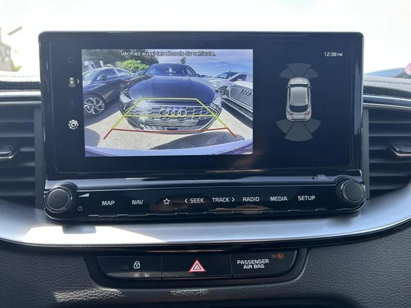KIA XCeed (2024) — foto 10 van 35
