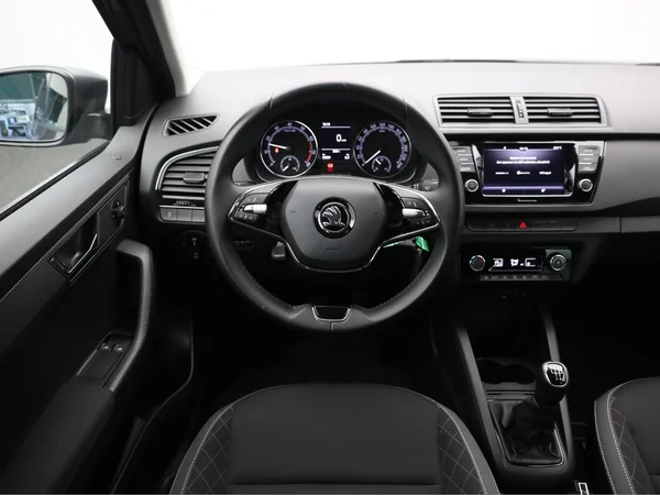 SKODA Fabia Combi (2023) — foto 4 van 18
