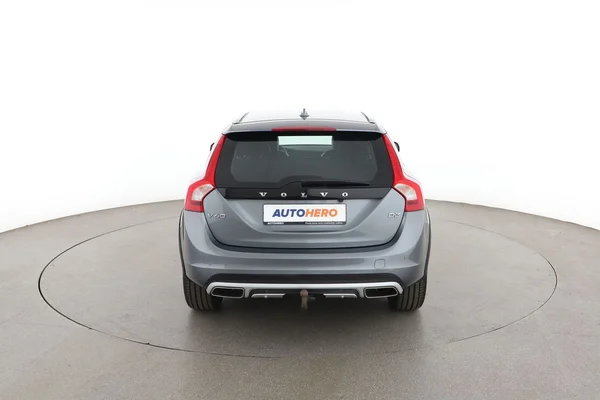 Volvo V60 (2017) — foto 11 van 16