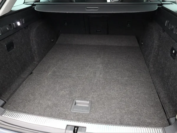 SKODA Superb Combi (2019) — foto 2 van 23