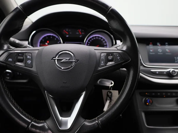 Opel Astra (2021) — foto 34 van 36