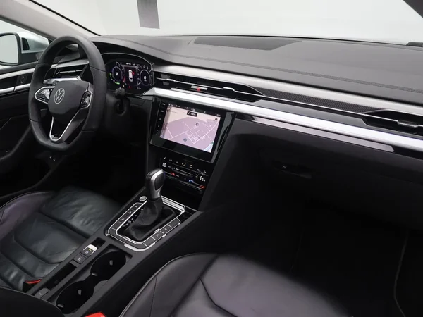 Volkswagen Arteon (2022) — foto 12 van 18