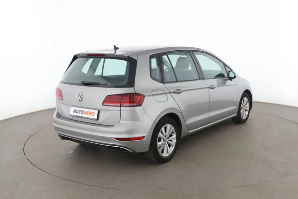 Volkswagen Golf (2020) — foto 12 van 16
