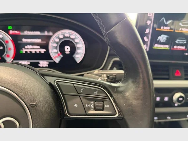 Audi A4 (2022) — foto 13 van 26