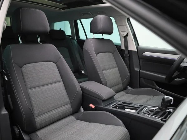 Volkswagen Passat (2022) — foto 36 van 48