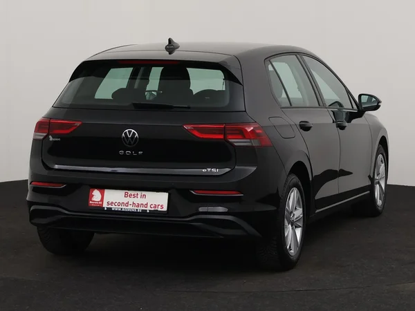 VOLKSWAGEN Golf (2024) — foto 22 van 28