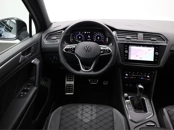 VOLKSWAGEN Tiguan (2023) — foto 6 van 22