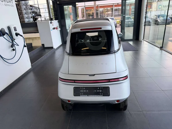 Micro Microlino (2023) — foto 17 van 19