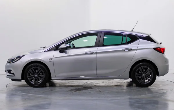 Opel Astra (2019) — foto 12 van 53