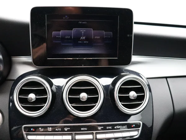 Mercedes-Benz C-Klasse (2016) — foto 9 van 29