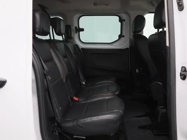 Opel Combo Life (2022) — foto 4 van 34
