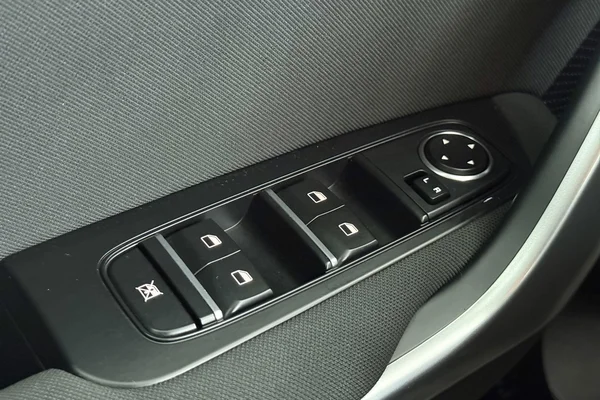 Kia Ceed (2023) — foto 9 van 27
