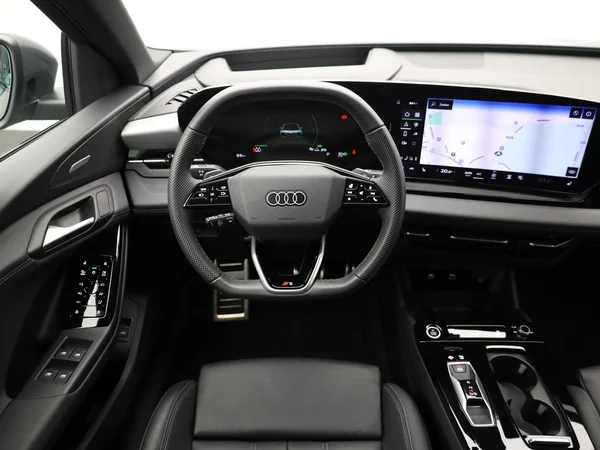 AUDI Q6 e-tron (2026) — foto 6 van 27