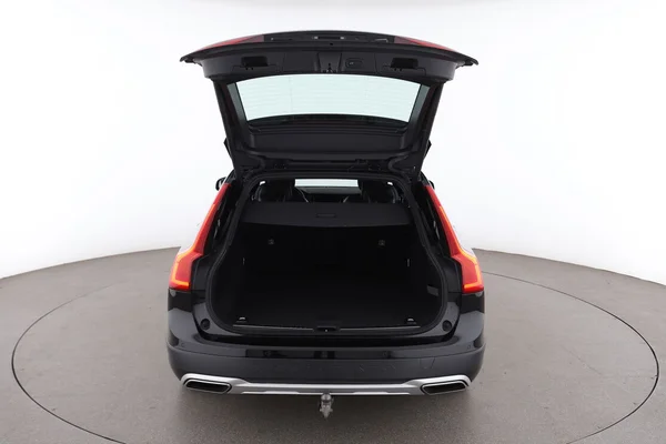 Volvo V90 (2017) — foto 7 van 16