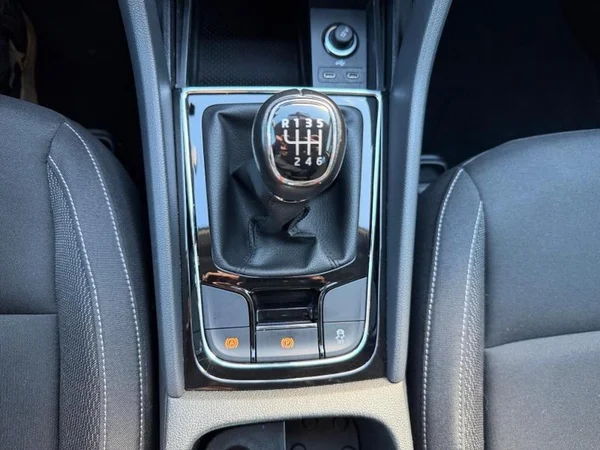 SKODA Karoq (2022) — foto 20 van 31