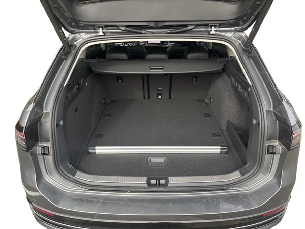 VOLKSWAGEN Passat SW (2025) — foto 10 van 20