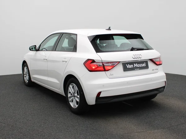 Audi A1 Sportback (2023) — foto 12 van 43