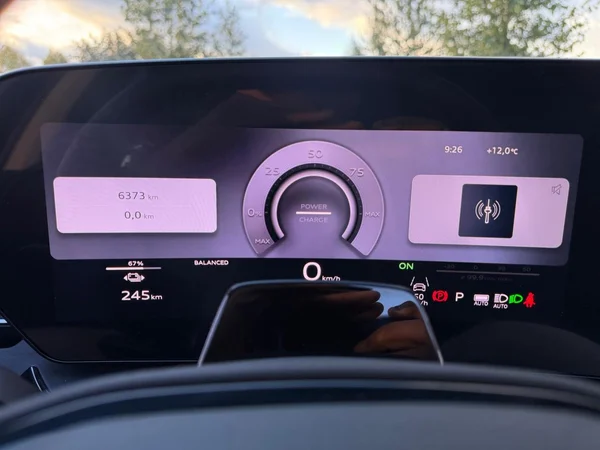 AUDI Q6 e-tron (2026) — foto 16 van 20