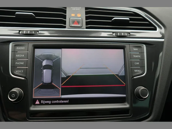 VOLKSWAGEN Tiguan (2016) — foto 16 van 30