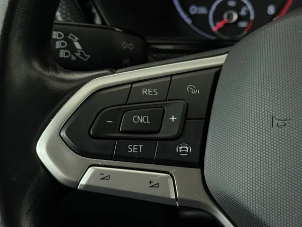 VOLKSWAGEN T-Cross (2022) — foto 9 van 26