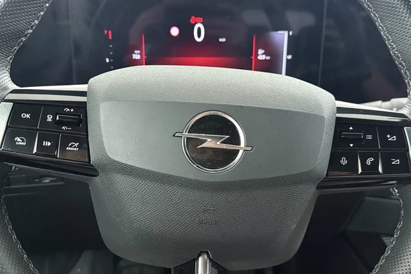 Opel Astra (2024) — foto 10 van 33