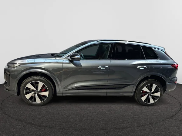 AUDI Q6 e-tron (2024) — foto 12 van 24