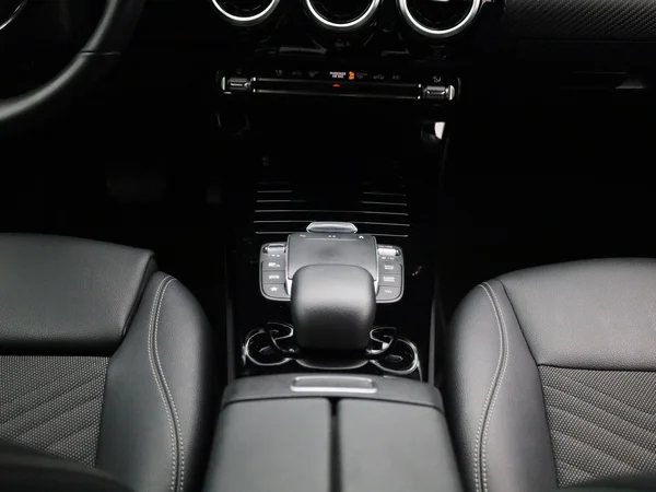 Mercedes-Benz A-Klasse (2022) — foto 2 van 43