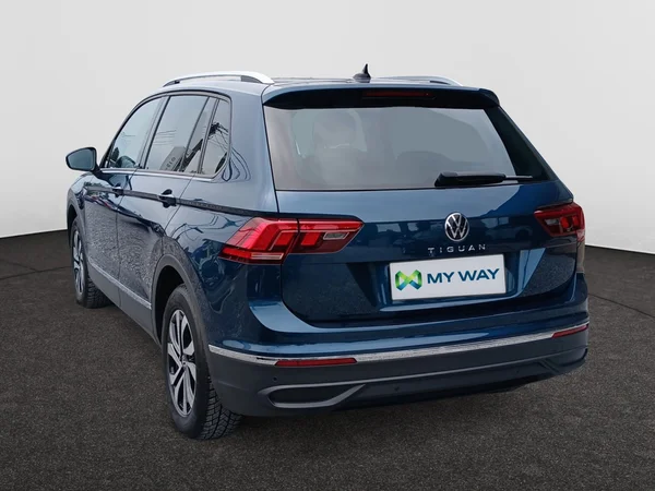 VOLKSWAGEN Tiguan (2023) — foto 9 van 19