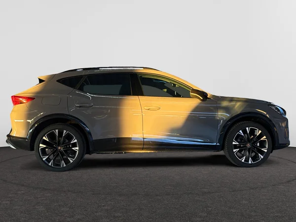 CUPRA Formentor e-Hybrid (PHEV) (2025) — foto 13 van 24