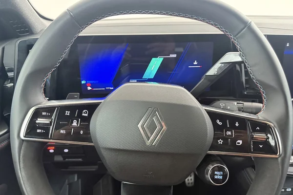 Renault Rafale E-TECH (HEV) (2025) — foto 19 van 36