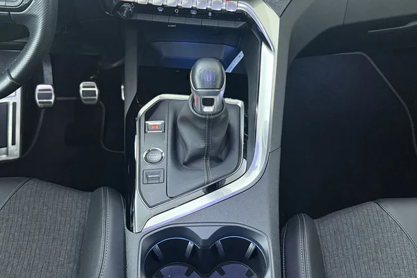 Peugeot 3008 (2019) — foto 4 van 24