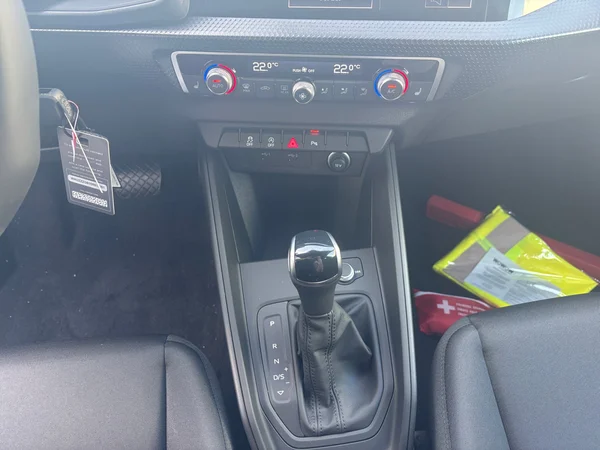 AUDI A1 Sportback (2024) — foto 2 van 16