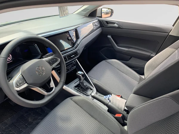 VOLKSWAGEN Polo (2024) — foto 8 van 12