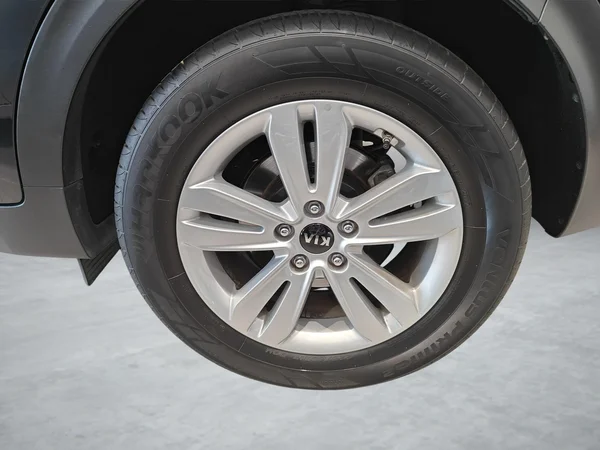 Kia Sportage (2016) — foto 12 van 16