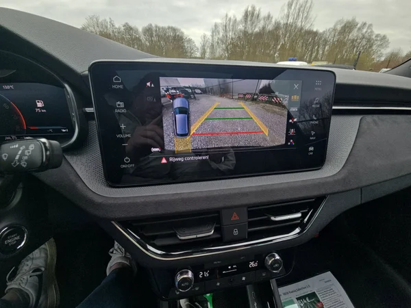 SKODA Kamiq (2025) — foto 3 van 24
