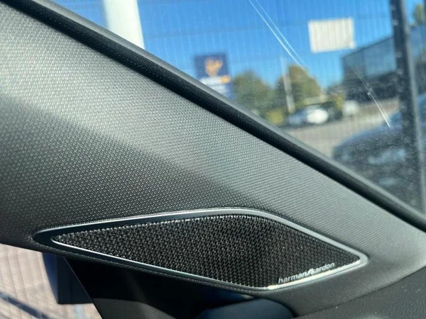 VOLKSWAGEN Golf VIII R (2025) — foto 22 van 33