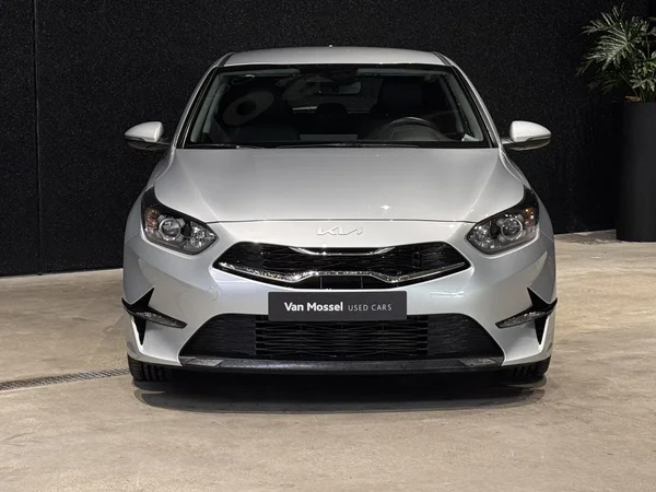 Kia Ceed (2024) — foto 15 van 21