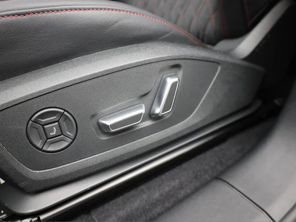 AUDI Q6 e-tron (2025) — foto 9 van 25