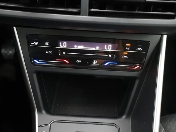 Volkswagen Taigo (2022) — foto 8 van 25