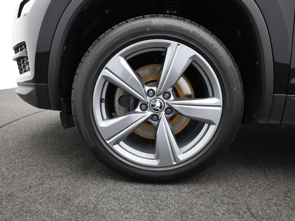 SKODA Kodiaq (2021) — foto 7 van 25