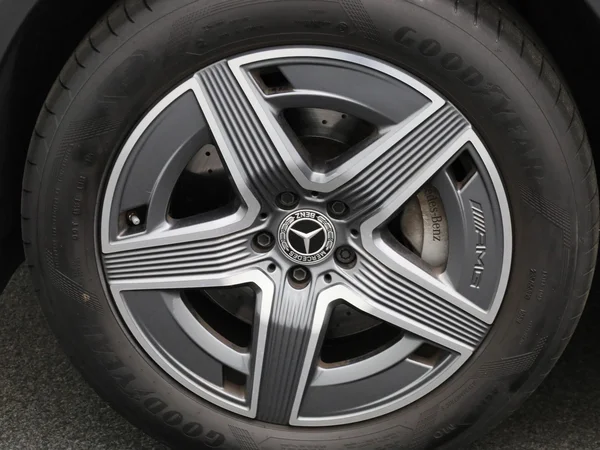 Mercedes-Benz GLC (2025) — foto 9 van 49