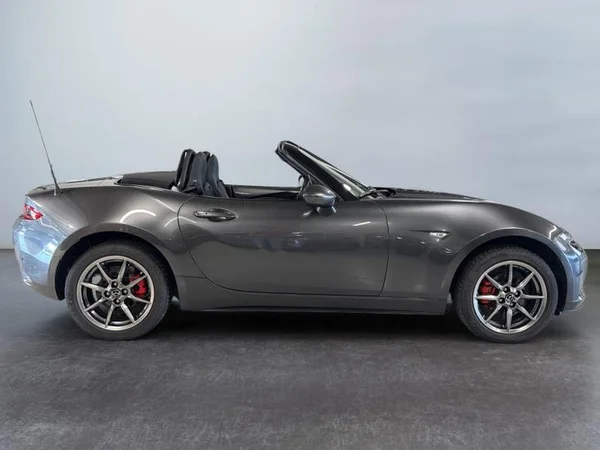 MAZDA MX-5 (2023) — foto 25 van 27