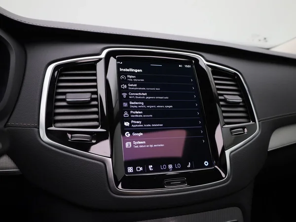 Volvo XC90 (2024) — foto 24 van 42