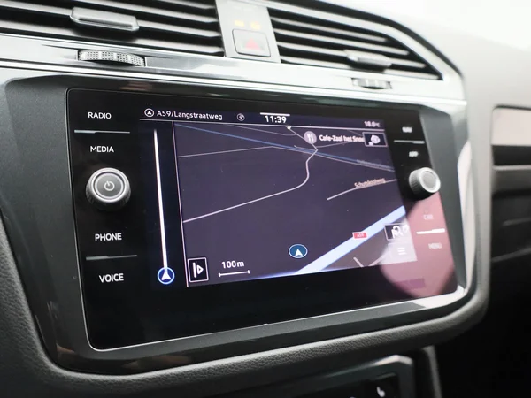 Volkswagen Tiguan (2021) — foto 19 van 41