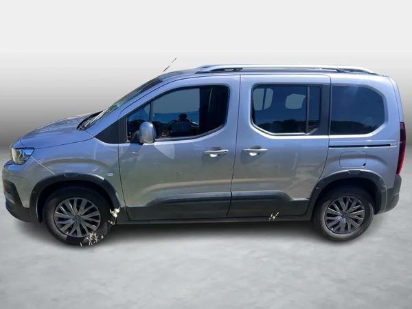 Peugeot Rifter (2021) — foto 9 van 15