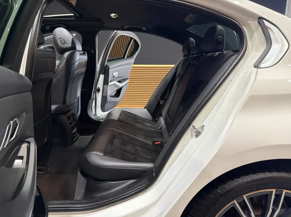 Bmw 330 (2020) — foto 25 van 36