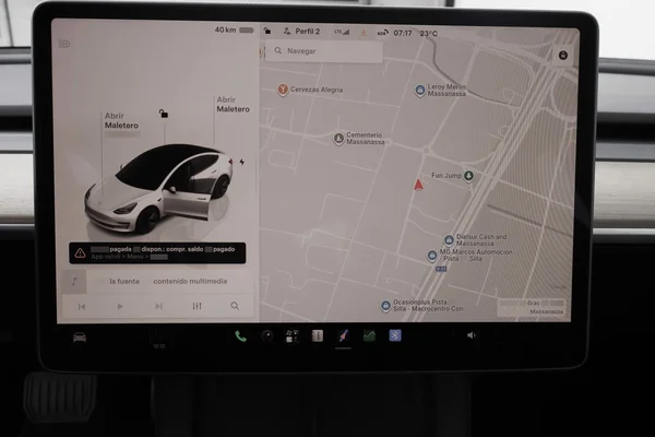 Tesla Model 3 (2023) — foto 16 van 83